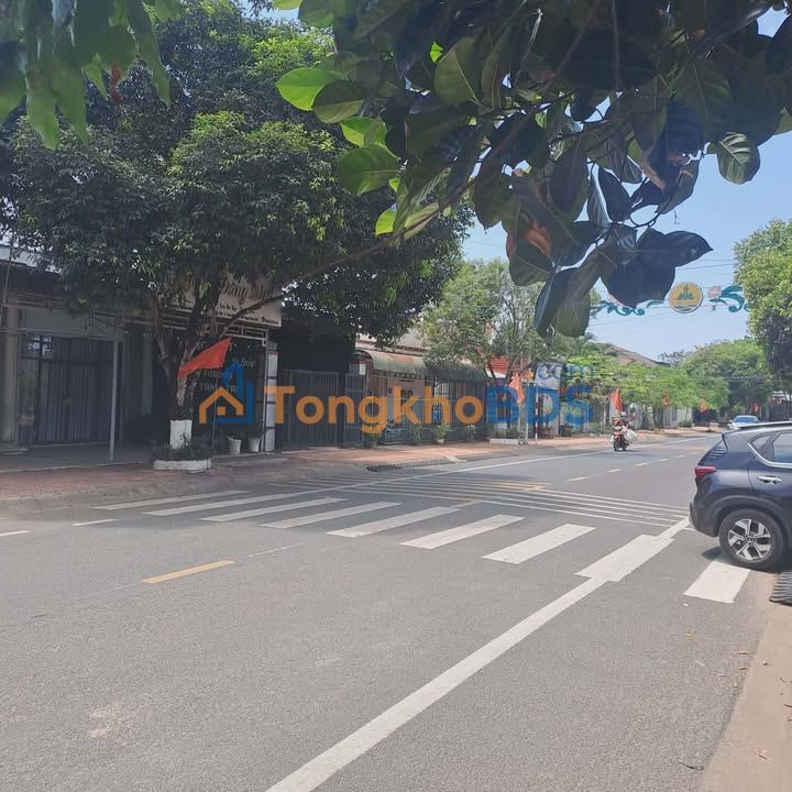 Bán Đất Tặng Nhà 70m² Mặt Tiền Nguyễn Đình Chiểu, Đạ Tẻh - Giá 2.6 Tỷ