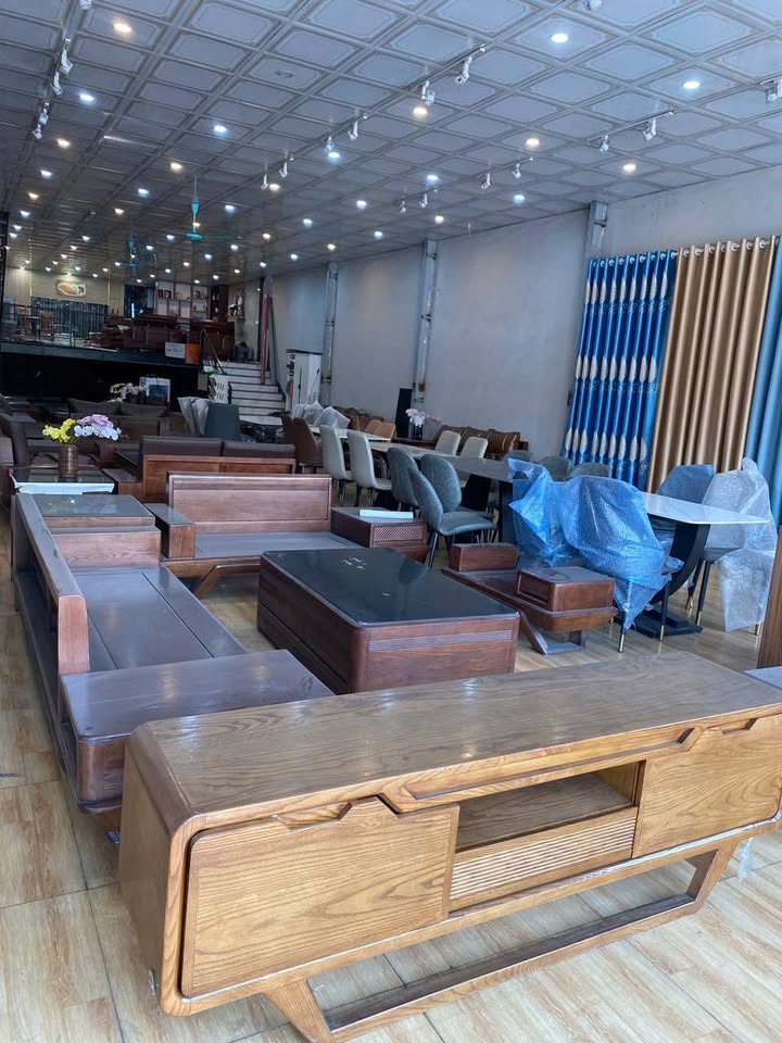 Bán Gấp Nhà Kinh Doanh 186m² Mặt Tiền Cẩm Sơn, Cẩm Phả - Sẵn Sàng Hoạt Động