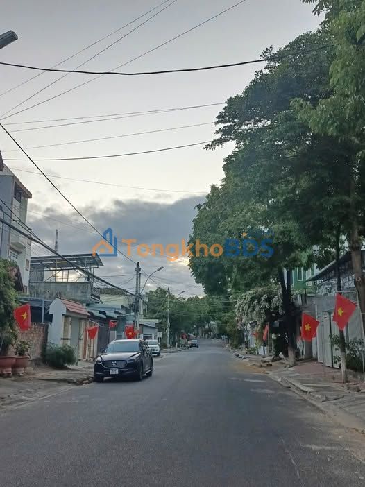 Nhà đường Thi Sách Kon Tum 155m² 2.4 tỷ - Ô tô vào tận nhà