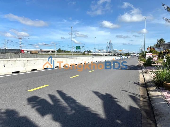 Đất Vĩnh Long 2604m² Mặt Tiền Tân Phú - Giá Đầu Tư 3.6tr/m²