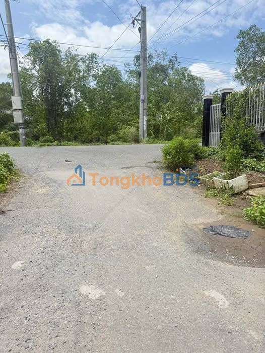 Đất Vĩnh Long 2100m² - Giá Tốt 3.8 Tỷ, Sổ Hồng Sẵn Sàng