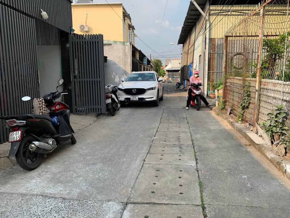 Nhà 1 Trệt 1 Lửng Phường Chánh Nghĩa, TDM - 99.6m² Giá 2.7 Tỷ