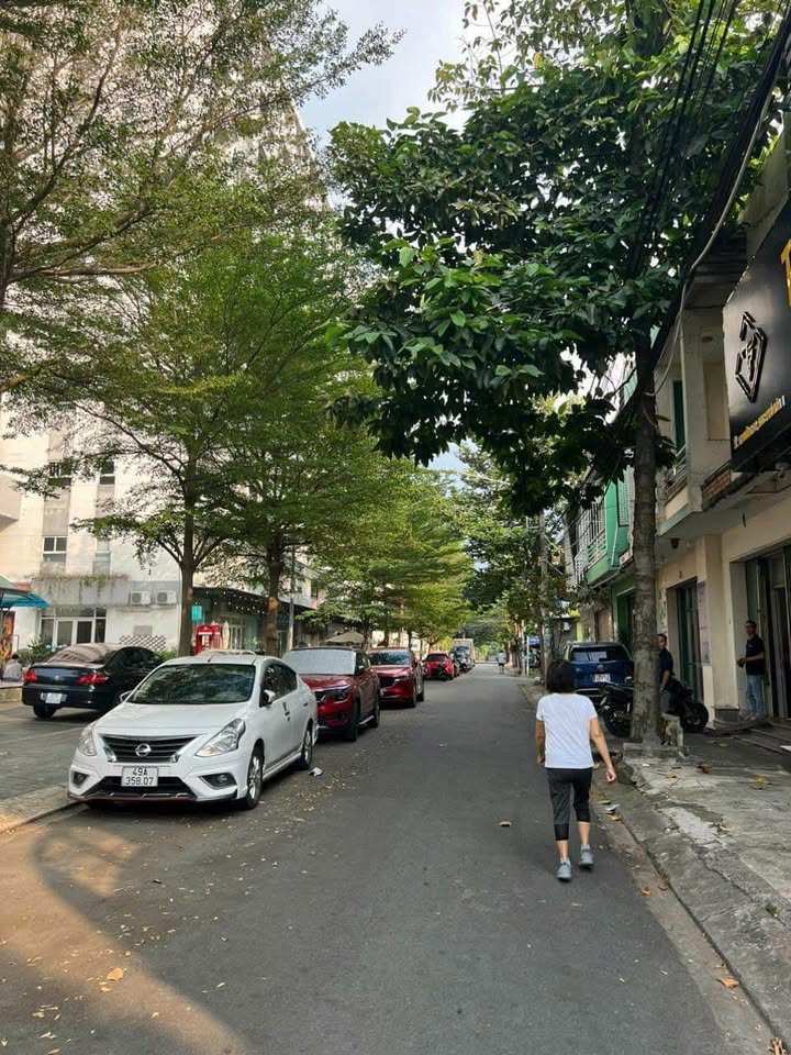 Nhà Mặt Tiền Kinh Doanh Đường D2 KDC Phú Hòa 1, 120m², 6.5 Tỷ