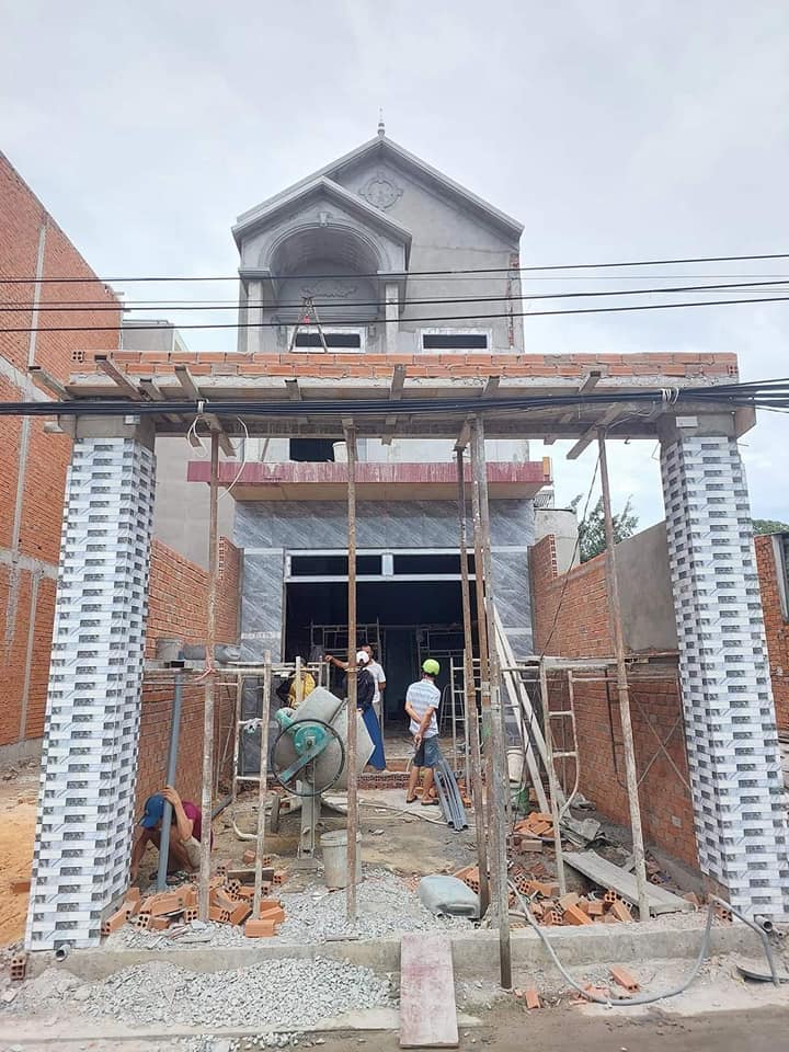 Nhà Lầu Hoàn Thiện, Sân Ô Tô 7 Chỗ Tại Thuận An, Bình Dương - 2.4 Tỷ