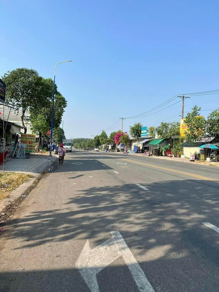 Mặt tiền kinh doanh DL14 Bến Cát 150m² - Giá tốt đầu tư