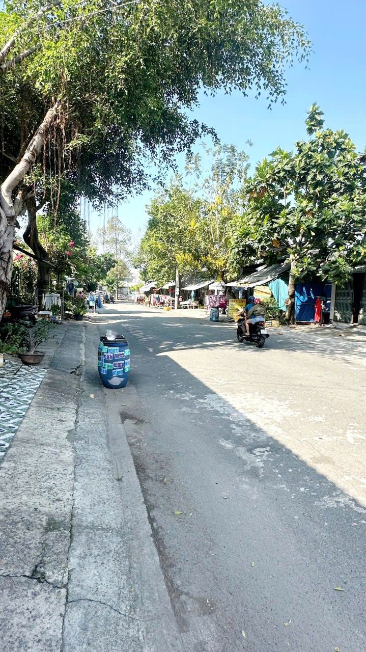 Nhà 600m² Bến Cát - 19 Phòng Trọ + Ki ốt - Thu nhập 26 Triệu/Tháng - 6.5 Tỷ