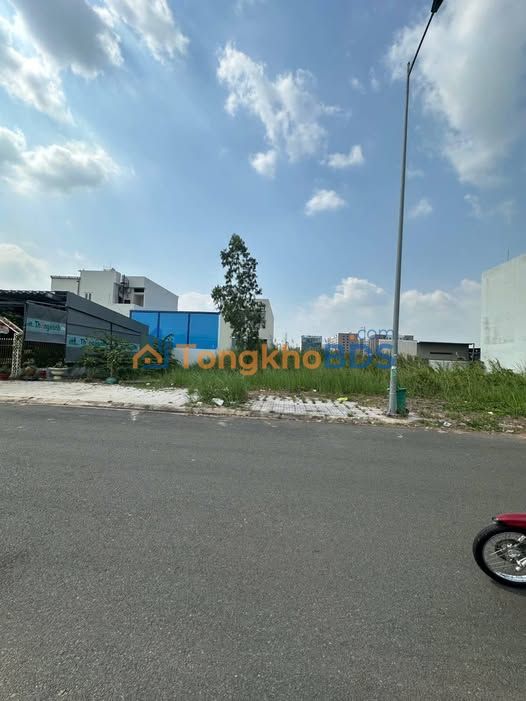 Mặt tiền Công Viên Long Xuyên 240m² - Giá 10 Triệu/Tháng, Kinh Doanh Đắc Lợi