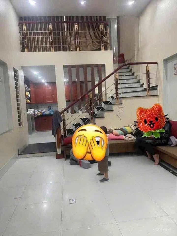 Nhà 100m² Vũ Trọng Phụng, Lào Cai - Sổ Hồng, Giá 2.2 Tỷ, Về Ở Ngay!