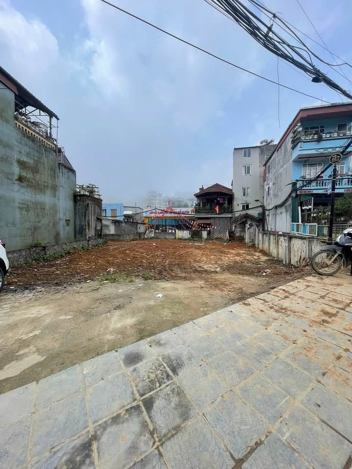 Bán đất thổ cư 500m² Sapa, sổ đỏ, gần hồ Sapa - Giá tốt