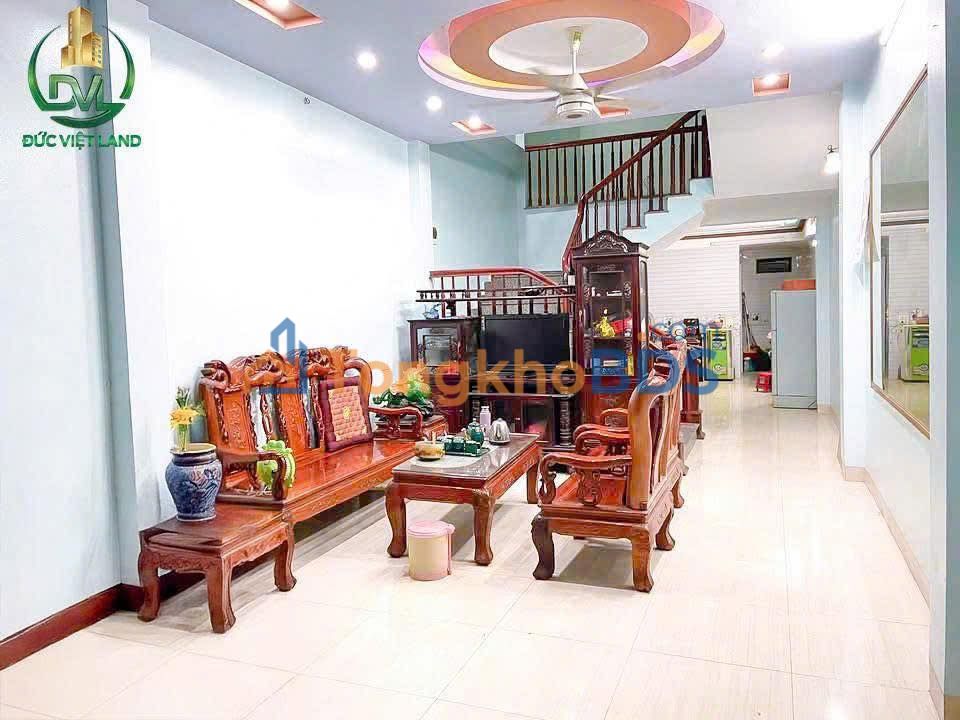 Bán nhà 3 tầng mặt tiền Đăng Châu, Lào Cai - 70m², 3PN, giá 3.x tỷ