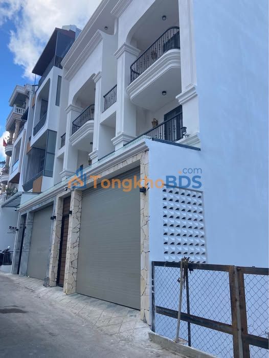Nhà Mặt Tiền Phù Đổng Thiên Vương Đà Lạt - 70m², 4 Tầng, 10.5 Tỷ