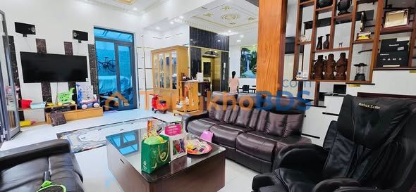 Nhà Mặt Tiền 8m Bình Tân 168m² - Thang Máy, 4PN - Giá 18 Tỷ