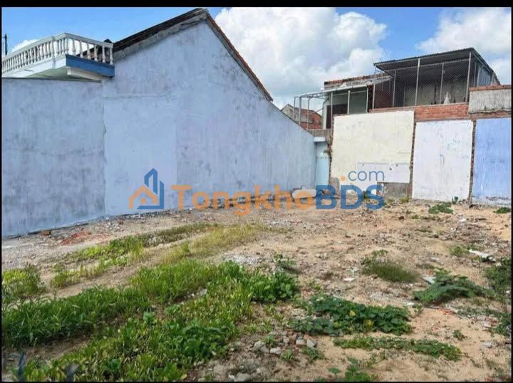 Đất nền Tuy Hòa P5 95m2 giá 2 tỷ - Đường ô tô