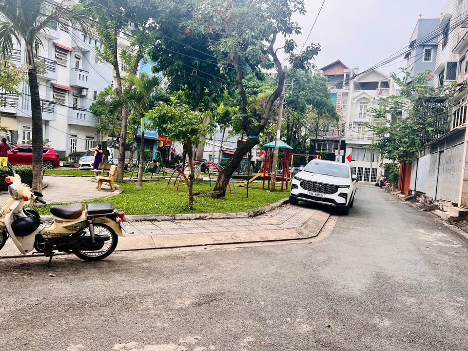 Nhà 2 Mặt Hẻm Xe Hơi 88m² - Gò Vấp, Sẵn Sàng Đón Chủ Mới