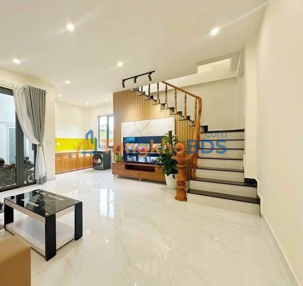 Nhà Phố 42m² Sổ Riêng Đường La Sơn Phu Tử, Đà Lạt - Giá 4.35 Tỷ