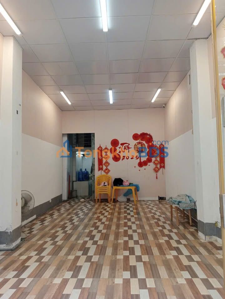 Cho thuê cửa hàng mặt đường Hồ Sen, 40m² - Vỉa hè 3m, giá 6 triệu