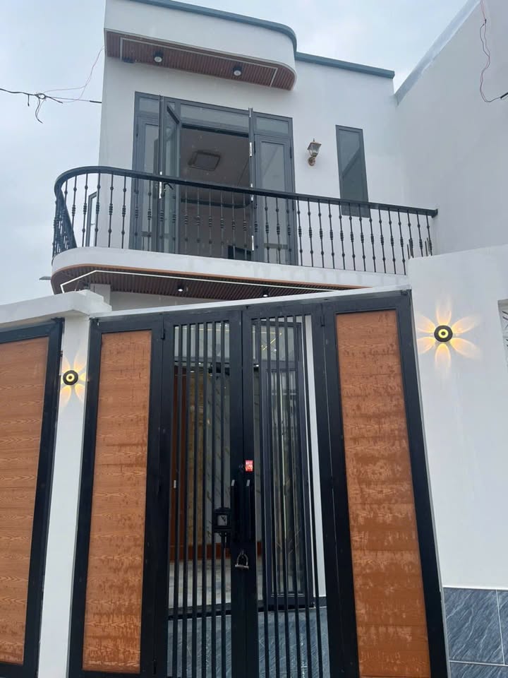 Nhà Mỹ Hạnh Nam 48m² Giá 1.25 Tỷ - Sổ Riêng, Tặng Nội Thất