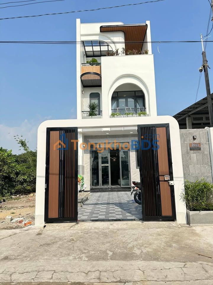 Nhà 3 tầng Mỹ Hạnh Nam, Long An - 175m², 4PN, 4.5 Tỷ - Sổ hồng riêng