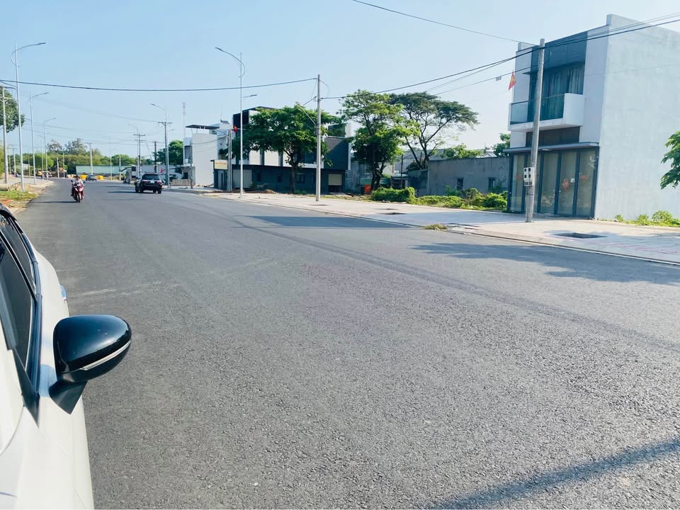 Nhà Mặt Tiền Hương Lộ 2, Biên Hòa - 100m², Kinh Doanh Đỉnh Cao!