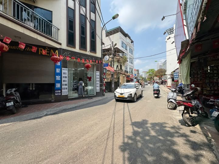 Nhà 42m² 4 Tầng Gần Chợ Hà Đông - 5 Phòng Ngủ - Sổ Đỏ Chính Chủ