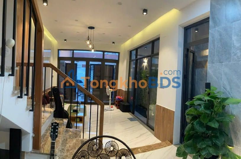 Biệt thự 220m² Nguyễn Tri Phương, Đà Nẵng - Full Nội thất Cao cấp