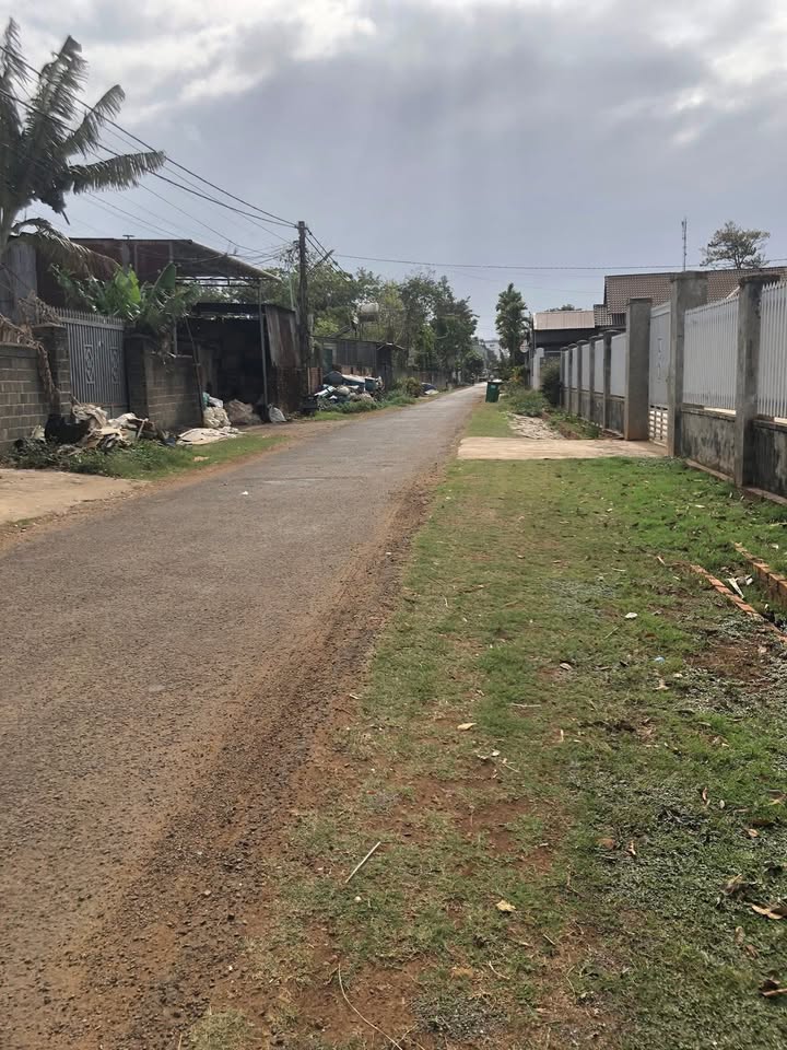 Đất nền Buôn Ma Thuột 228m² đường nhựa rộng, sổ đỏ chính chủ