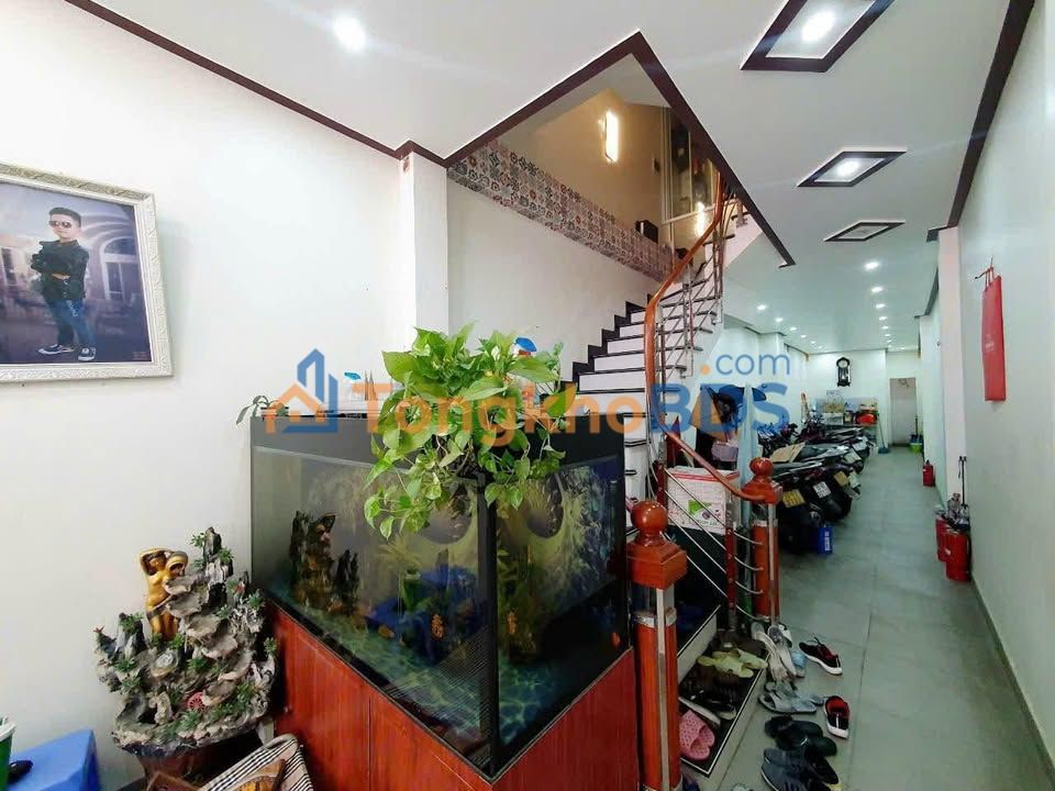 Nhà Mặt Tiền Trần Nguyên Hãn, Hải Phòng - Kinh Doanh Đắc Lợi 75m²