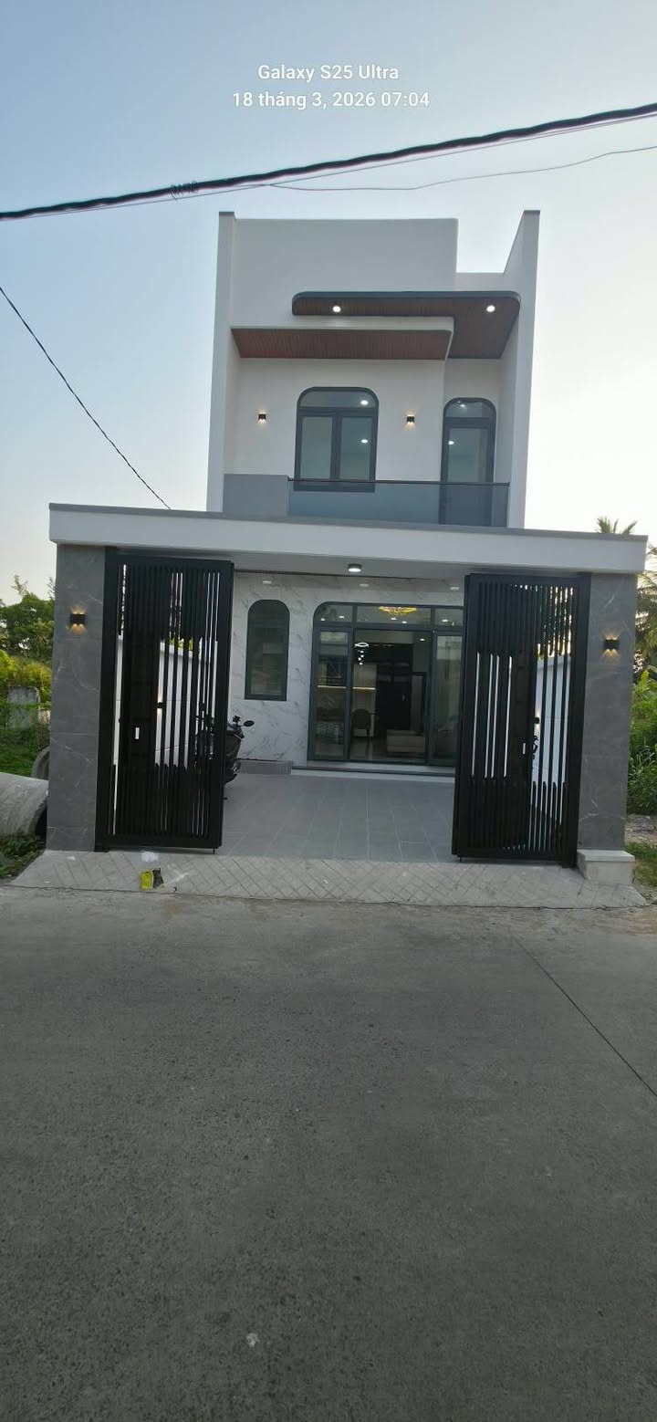 Nhà Mặt Tiền Xe Hơi Trung An, Mỹ Tho - 90m², 3PN, Đủ Nội Thất, 2.58 Tỷ