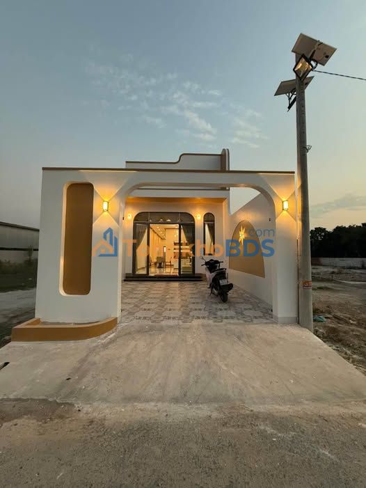 Nhà riêng Hòa Thành 140m² 1.76 tỷ - Ô tô vào tận nhà