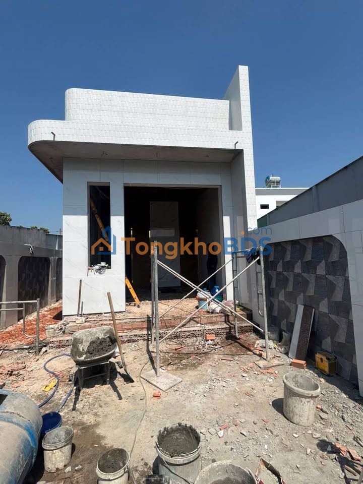 Nhà Đất Đỏ 126m² - 3PN, Sân Ô Tô, 1.85 Tỷ - Sẵn Sàng Dọn Vào Ở Ngay!