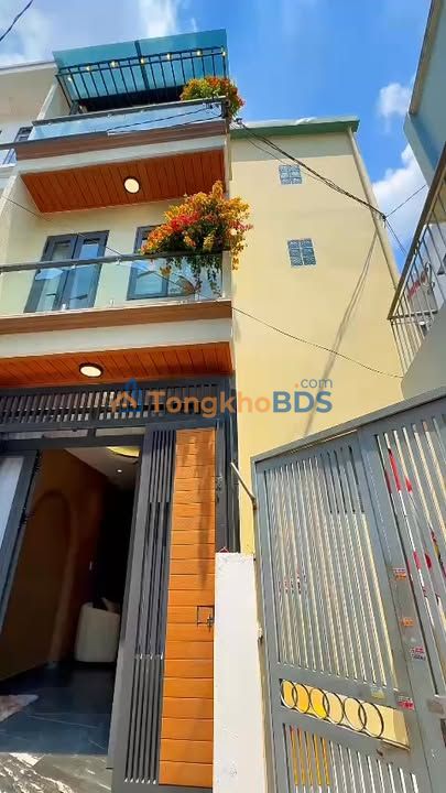 Nhà Hẻm Xe Hơi Gò Vấp 50m² 3 Tầng - 3.68 Tỷ, Gần Emart