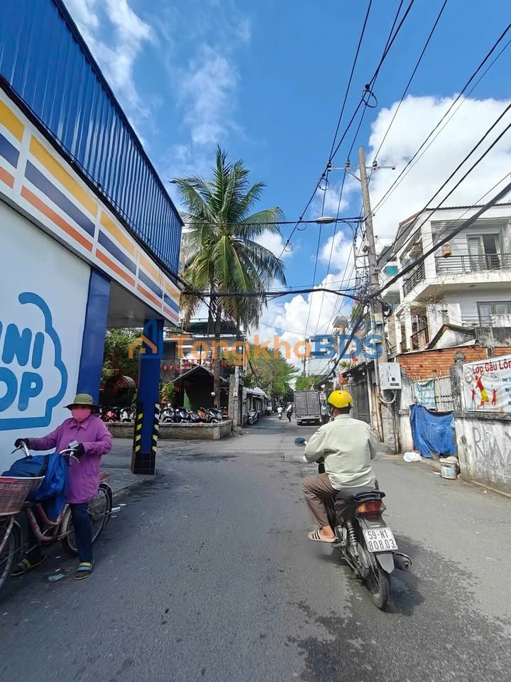 Nhà hẻm xe hơi 5 tầng đối diện Cityland Gò Vấp, 78m², full nội thất