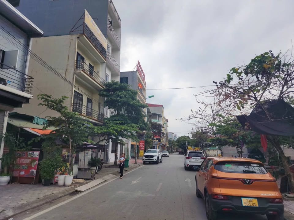 Bán Đất Lãm Làng, Bắc Ninh 76.7m² - View Sân Bóng, Tiềm Năng Sinh Lời Cao