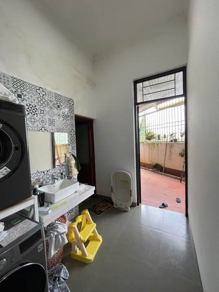 Nhà Hẻm Trần Nhật Duật, Pleiku - 119m² Giá 2.1 Tỷ, Sân Oto Thoáng Đãng