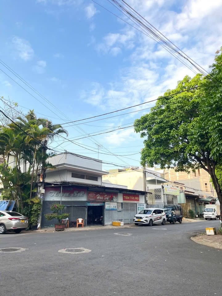 Nhà Góc 2 Mặt Tiền Kinh Doanh Sầm Uất Buôn Ma Thuột - 81m², Giá 16.9 Tỷ