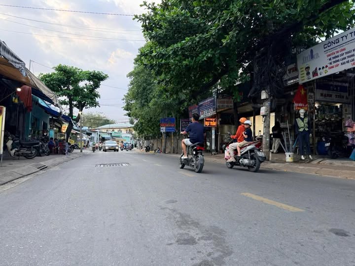 Nhà Mặt Tiền Đình Phong Phú, Thủ Đức - 180m², 9.8 Tỷ - Cơ Hội Vàng Đầu Tư