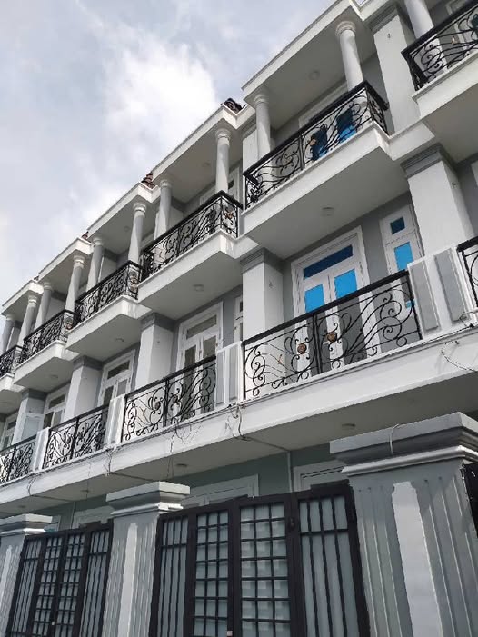 Bán Gấp 200m² Đất Tặng 6 Nhà Phố MT QL13 (Cũ) Thủ Đức - Đầu Tư Khai Thác