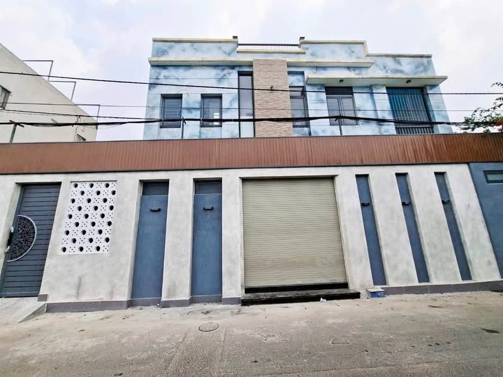 Nhà Mặt Tiền 20m Dĩ An - Sân Đậu 2 Ô Tô, Kinh Doanh Đỉnh Cao