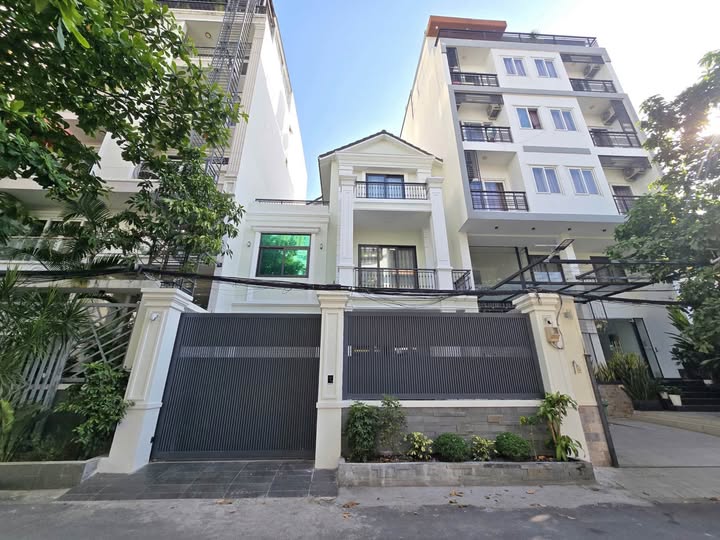 Biệt Thự Thảo Điền 152m² - 7PN - 3 Tầng - Giá 48 Tỷ