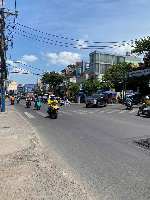 Nhà Mặt Tiền Đỗ Xuân Hợp, Thủ Đức - 103m² Kinh Doanh Sầm Uất