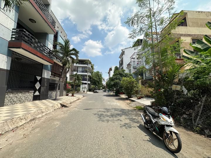 Townhouse Đường Số 25 Hiệp Bình Chánh 119m² - Giá 14.8 Tỷ TL, Vị Trí Vàng