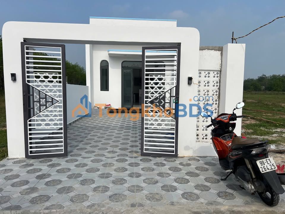 Bán Gấp Nhà Xây Mới 83m² Xã Hưng Hòa, Bàu Bàng - Giá 1.7 Tỷ