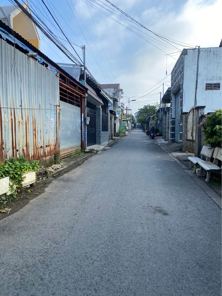 Bán Xưởng 200m² Phường Tân Hòa, Biên Hòa - Sổ Riêng, Giá 3.85 Tỷ