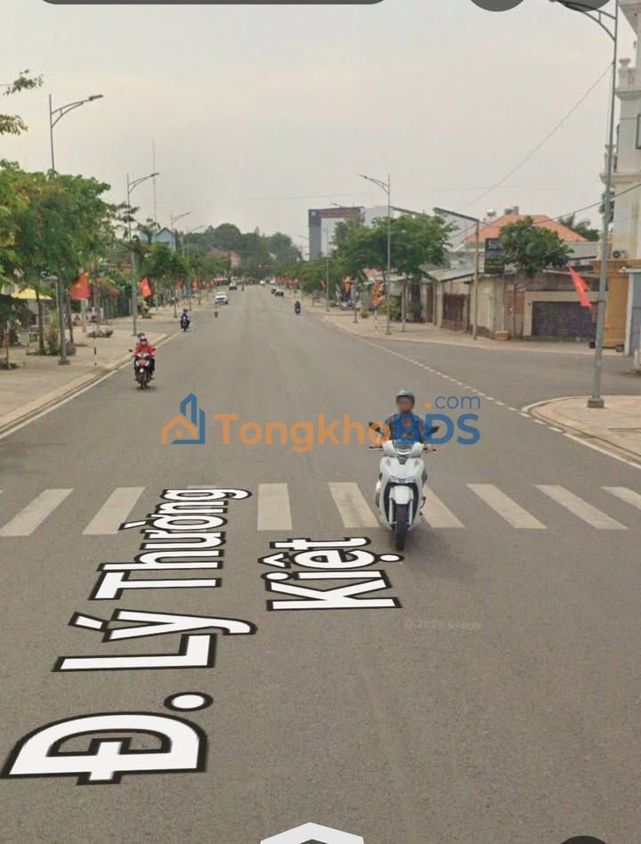 Nhà 2 Mặt Tiền Lý Thường Kiệt, Đồng Xoài - 195m² - 3.7 Tỷ