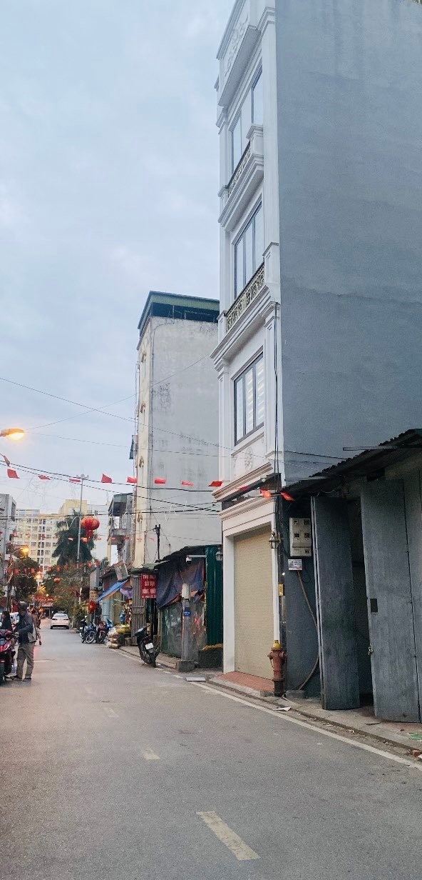 Nhà 42m² Ngọc Thụy, Long Biên - 4 Tầng, MT 4.2m, 8.9 Tỷ - Sẵn Sàng Ở Ngay!