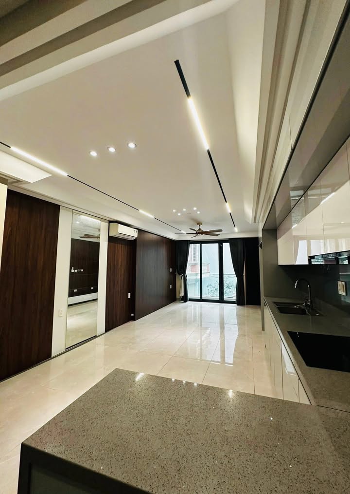 Bán nhà 6 tầng thang máy Phúc Lợi, Long Biên - 40m², ô tô tránh, 12 tỷ