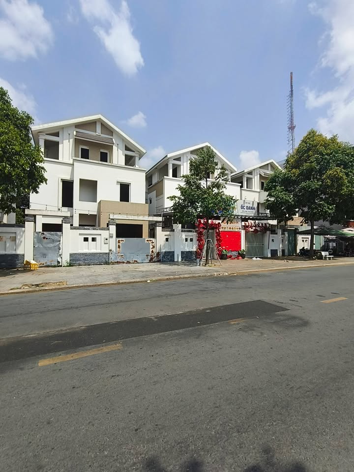 Biệt thự 281m² Bờ Kè Hoàng Sa, Mỹ Tho - Vị trí đắc địa, giá 18 tỷ