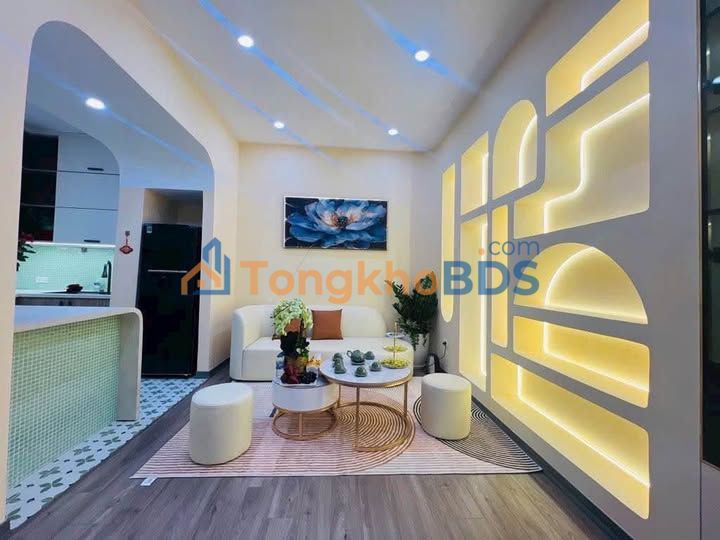 Nhà Cát Linh 50m² 3 Tầng 3PN - Sân Cổng Riêng, Full Nội Thất - 12 Tỷ