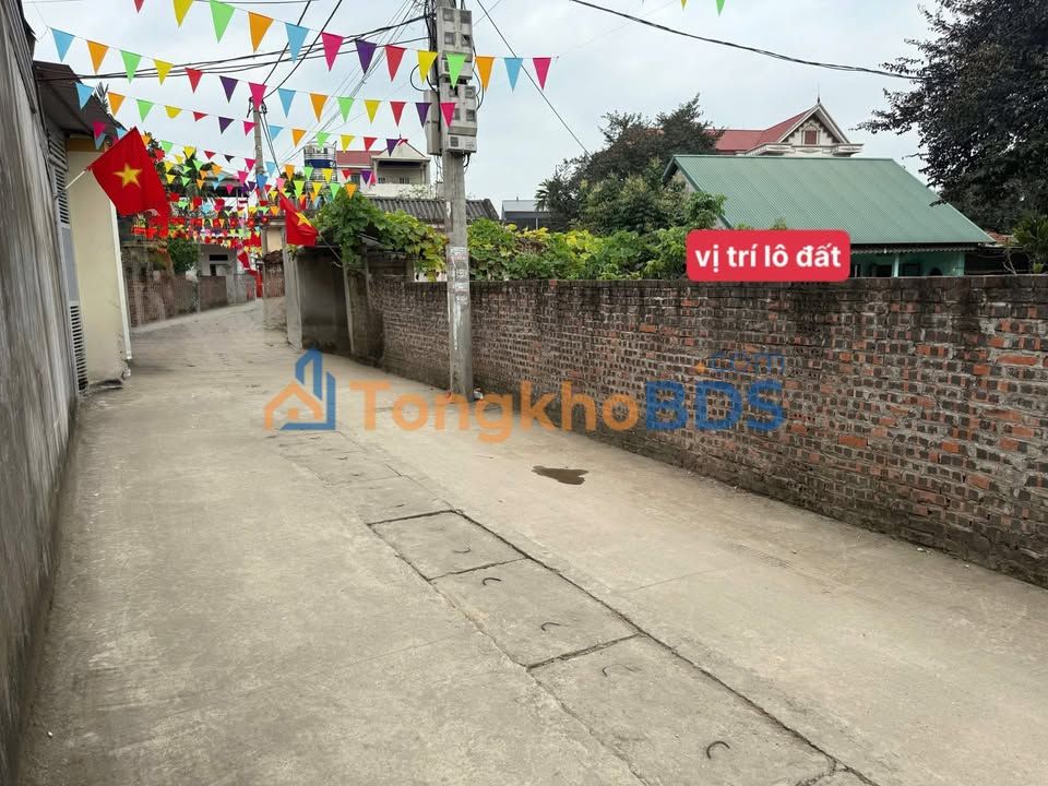 Đất Nền Ba Vì 200m² - Sổ Đỏ Thổ Cư, Gần Đường 32, Giá Chỉ 2.x Tỷ