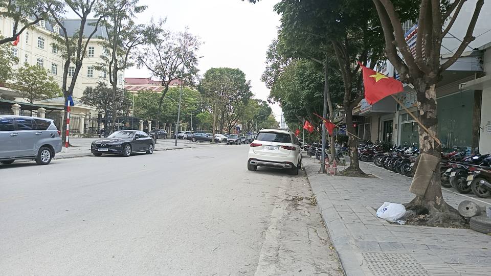 Bán Đất Lô Góc Bùi Huy Bích, Hoàng Mai - 60m², Kinh Doanh Sầm Uất, Giá Tốt